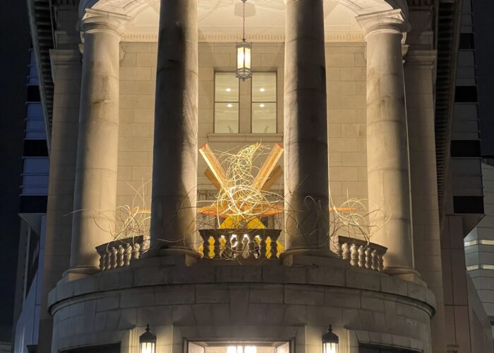 4/10～まちかどギャラリーに三橋 玄さんの竹アートを展示しています